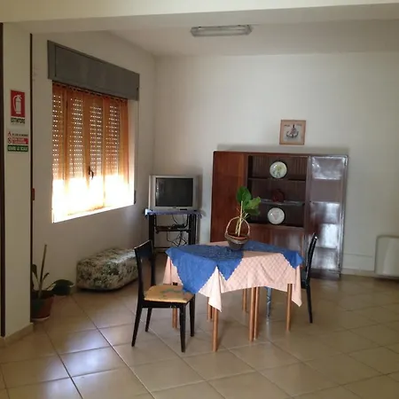 Casalbergo L'oasi بيت شباب *